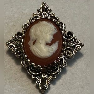 Vintage Gerrys Signed Cameo Coral Tone  Antiqued Gold Tone Brooch Pendant